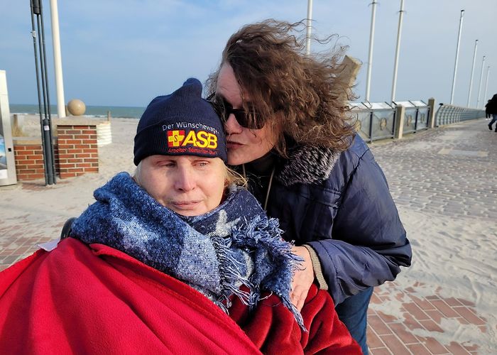 Insektenmuseum und Schmetterlingsfarm Unterwegs: Das Wünschewagen-Logbuch photo