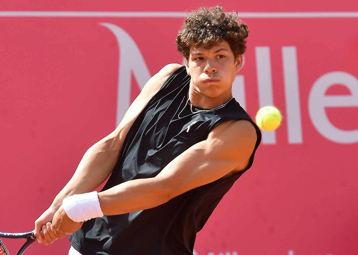 Estoril Tennis Club Ben Shelton Beats Constant Lestienne In Estoril | ATP Tour | Tennis photo
