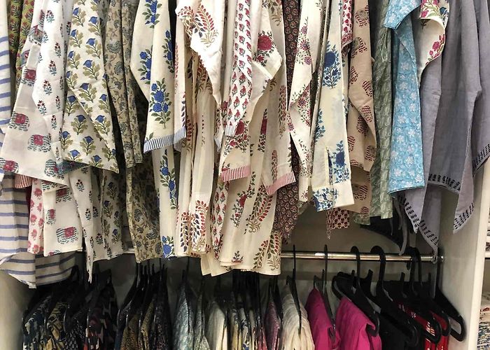 Bapu Bazar Jaipur Pink By Sunita Burad in Bapu Bazar,Jaipur - Best Women ... photo