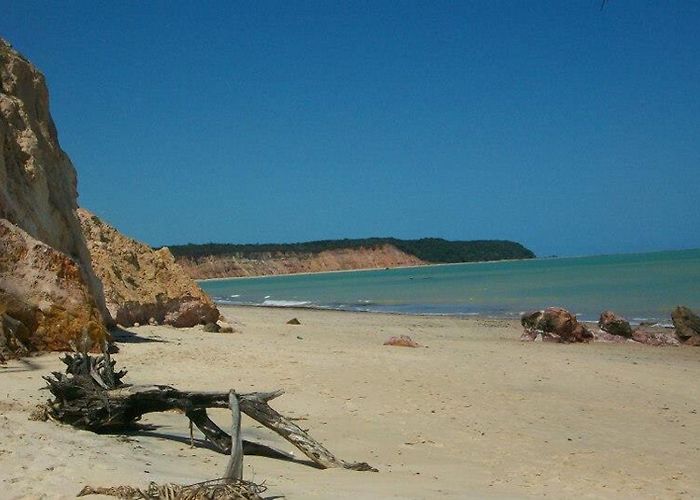 Carro Quebrado Beach Conheça 5 praias do Brasil ainda desconhecidas e tranquilas para ... photo