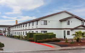 Super 8 by Wyndham Arcata Hotel Exterior photo