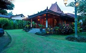 Alam Jogja Resort Mitra Reddoorz Yogyakarta Exterior photo