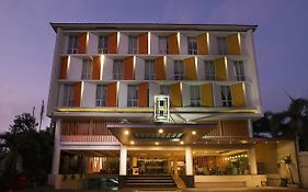 Luxury Malioboro Hotel Yogyakarta Exterior photo