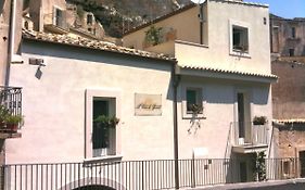 A Casa Di Grazia Bed & Breakfast Ragusa Exterior photo