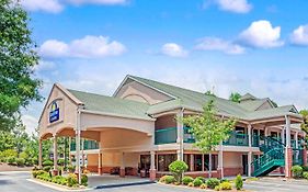 Days Inn & Suites By Wyndham Peachtree City Exterior photo