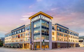 Cambria Hotel Milwaukee Downtown Exterior photo