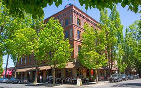 Mcmenamins Hotel Oregon McMinnville Exterior photo