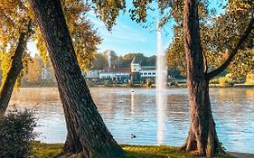 Martin'S Chateau Du Lac Genval Exterior photo