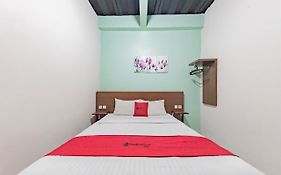 Reddoorz Near Unsika University Karawang Hotel Exterior photo