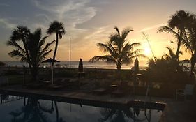 Surf Studio Beach Resort Cocoa Beach Exterior photo