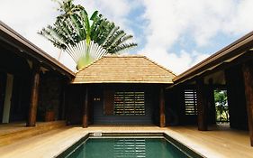 Beachfront Villa - Pod House, Private Plunge Pool Savusavu Exterior photo