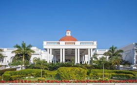 Taj Mahal, Lucknow Hotel Exterior photo