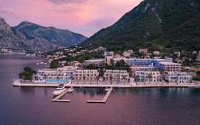 Blue Kotor Bay Premium Spa Resort Exterior photo