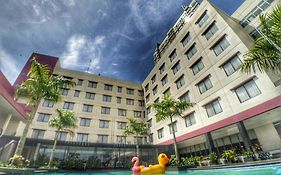 Asialink Premier Hotel Karawang Exterior photo