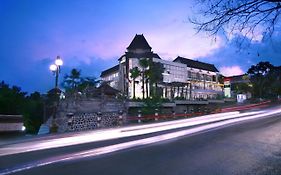 Neo Denpasar by ASTON Hotel Exterior photo