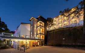 Ramada by Wyndham Kasauli Hotel Exterior photo