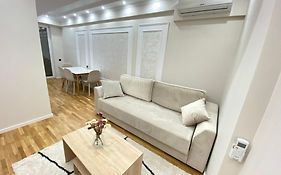 White And Cozy Full Apartment In Centre, Chisinau Exterior photo