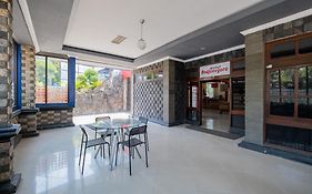 Reddoorz Near Bojonegoro Train Station Hotel Exterior photo