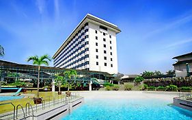 Horison Ultima Bandung Hotel Exterior photo