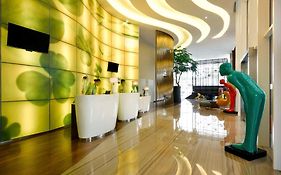 All Seasons Jakarta Thamrin Hotel Exterior photo