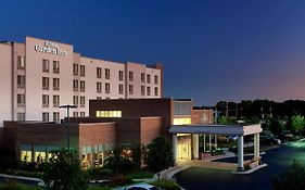 Hilton Garden Inn Lake Forest Mettawa Exterior photo