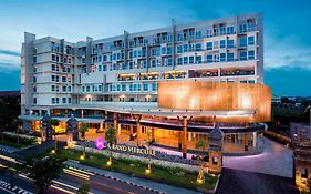 Grand Mercure Yogyakarta Adi Sucipto Hotel Exterior photo