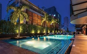 Solitaire Bangkok Sukhumvit 11 - SHA Extra Plus Hotel Exterior photo