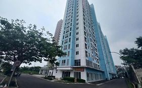 Oyo 94036 Apartement Sentraland By Helen Karawang Exterior photo