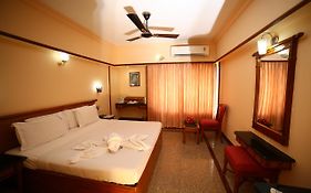 Mayura Residency Hotel Guruvayur Room photo