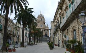 Giumbabulla Luxury House Bed & Breakfast Ragusa Exterior photo