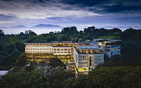 Padma Hotel Bandung Exterior photo