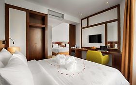 Sofia Suite Hotel Danang Exterior photo