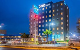 One Monterrey Aeropuerto Hotel Exterior photo