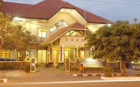 Hotel Diamond Surakarta  Exterior photo