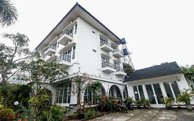 RedDoorz Syariah At Lampung Walk Hotel Bandar Lampung Exterior photo