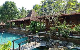 Jogloplawang Villa&Resort Kaliurang Exterior photo