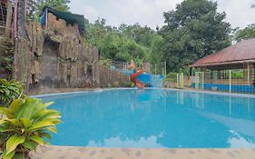 RedDoorz Resort Syariah @ Batu Apung Purwakarta Exterior photo