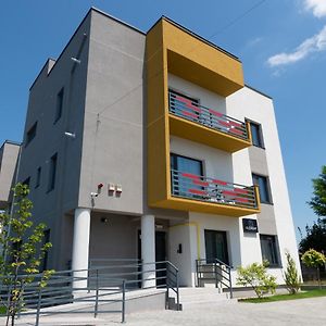 Clement Apartments Piatra Neamt Exterior photo