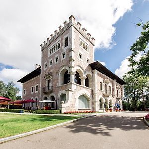 Castillo Del Bosque La Zoreda Hotel Oviedo Exterior photo