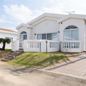With-Terrace Villa Kohama Island Exterior photo