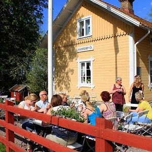 Hajstorp Slusscafe & Vandrarhem Toreboda Exterior photo