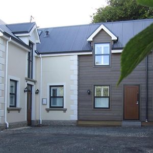 The Stables Dunedin Hotel Exterior photo