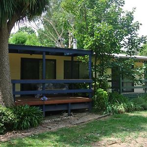 Rail Trail Cottage - Bright Room photo