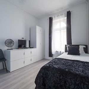 Executive Single Room With En-Suite In Guest House City Centre Luxembourg Exterior photo