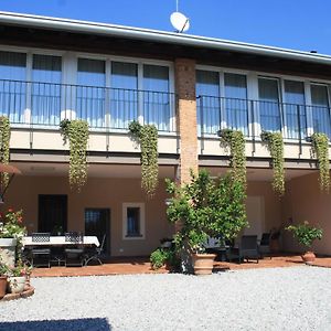 Cascina San Martino Bed & Breakfast Passirano Exterior photo