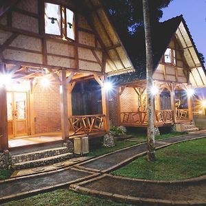 Penginapan Pangalengan Bumi Saddam Palayangan Hotel Bandung Exterior photo