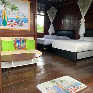 Arya's Surf Camp Villa Sukabumi Exterior photo