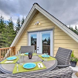 Charming Port Angeles Studio With Deck And Views! Apartment Exterior photo