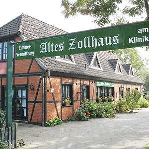 Altes Zollhaus Am Klinikum Hotel Lubeck Exterior photo