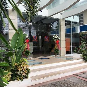 Seacliff Suites Hotel And Resort Pinamalayan  Exterior photo